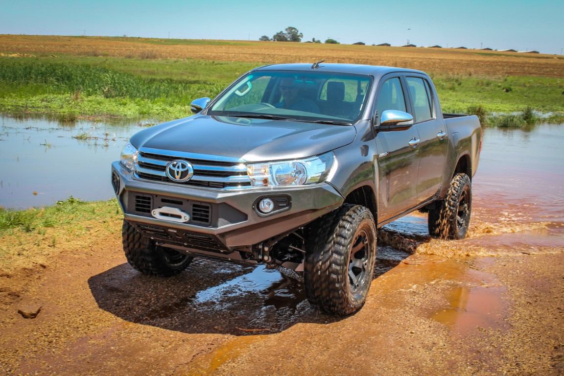 RXT Bull Bar (Revo) - Image 2