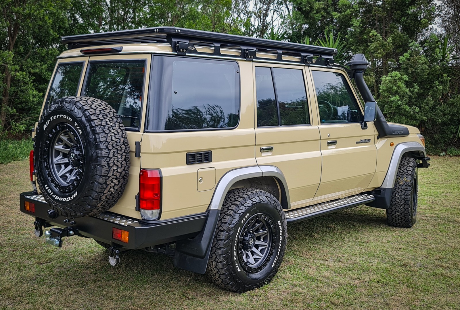 Lc76 Sw Landcruiser build | Onca Offroad | Design | Manufacture | Distribution